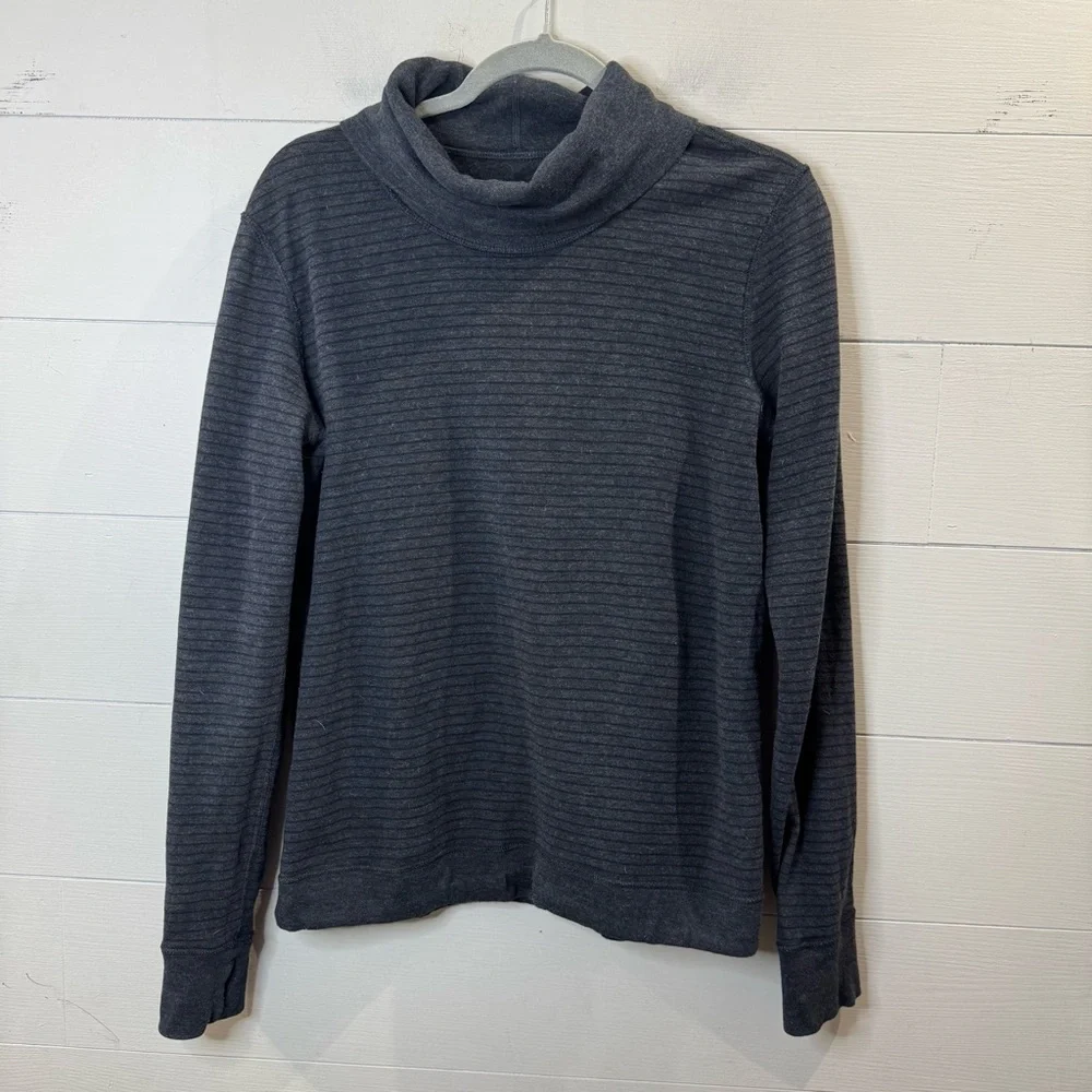 Lululemon REVERSIBLE Double Up Heather Gray Long Sleeve Turtleneck Top Size 14